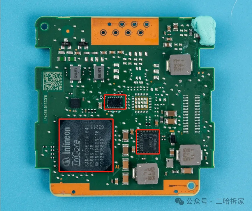 主控芯片、信號(hào)收發(fā)器、電源管理芯片上使用導(dǎo)熱凝膠